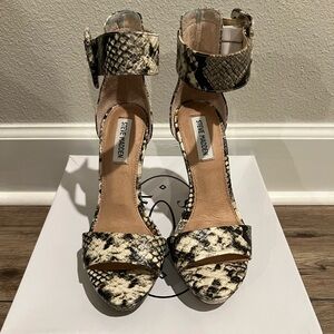 Steve Madden Coco Natural Snake 6.5